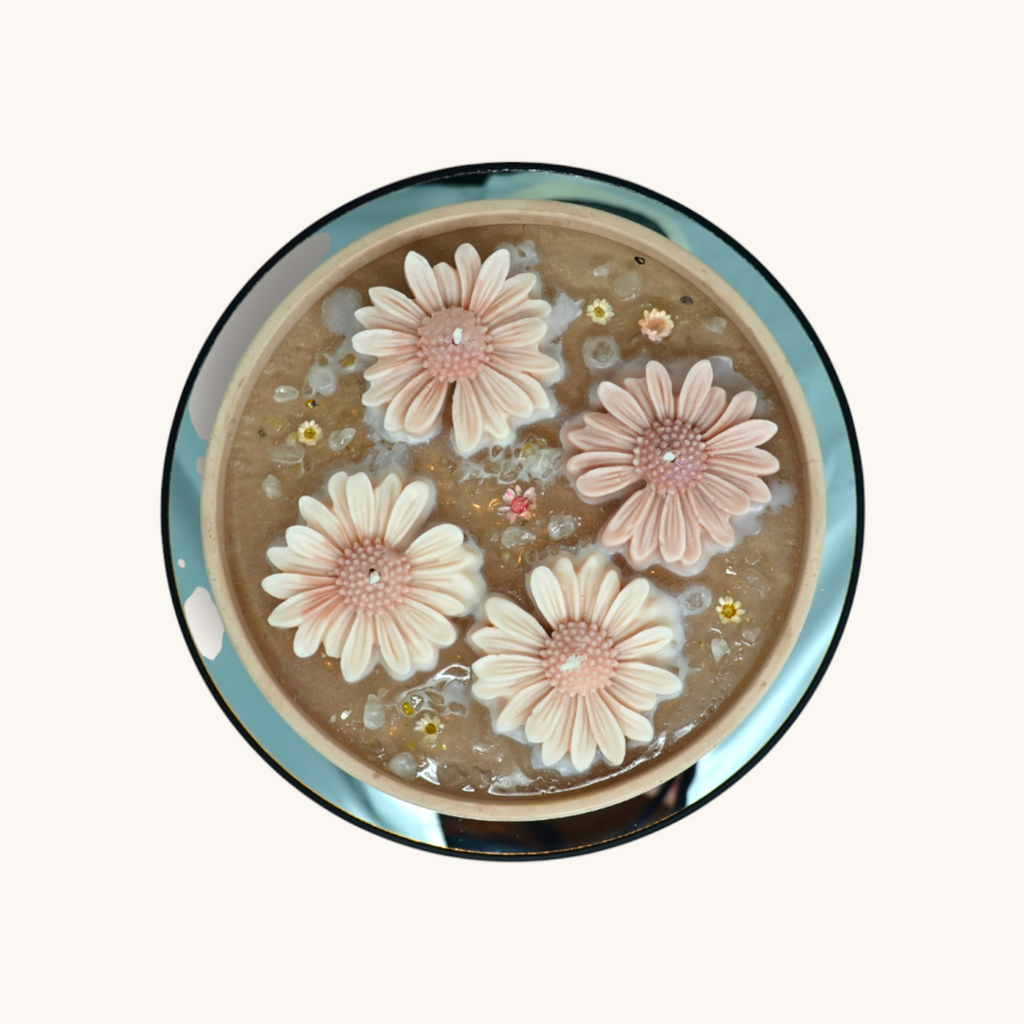 Floating Daisy Bloom